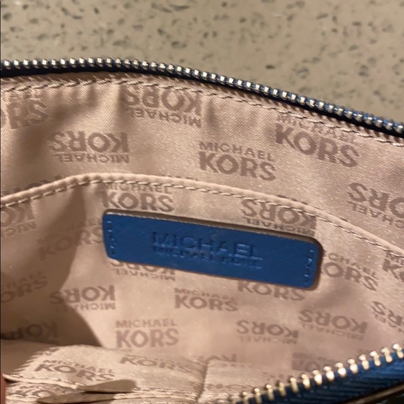Michael Kors blue purse - Picture 7 of 8